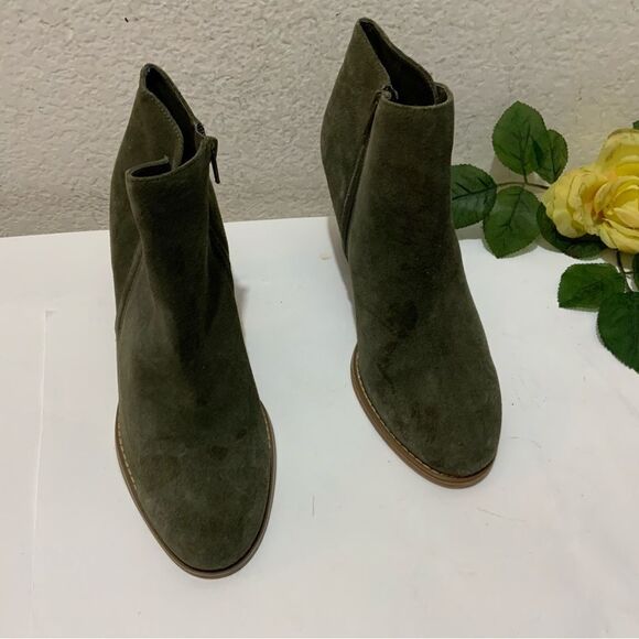 Guess Hardy Green Suede Ankle Booties - Picture 2 of 11
